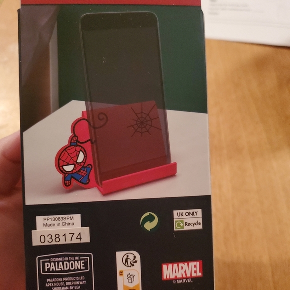 Marvel Spider-Man Smart Phone Holder Fits any Smartphone - NEW IN BOX - Picture 3 of 3